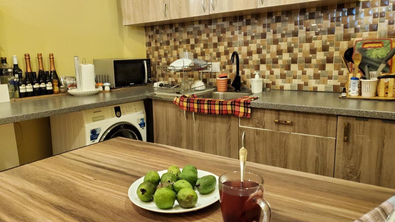Sunny Hostel Tbilisi Zewnętrze zdjęcie